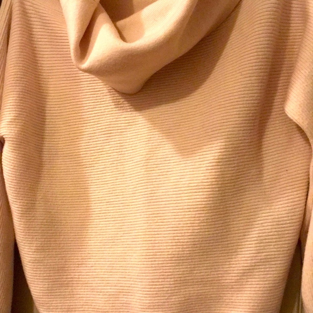 Zara Cream turtleneck sweater. Size Small - Picture 4 of 7